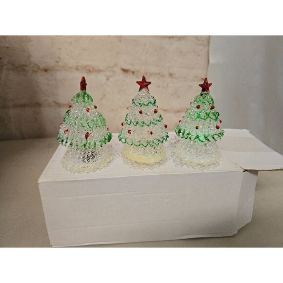 NEW Set Of 3 LED Light-Up Lace Glass Christmas Trees Red Stars & Green Trimming - Picture 3 of 6